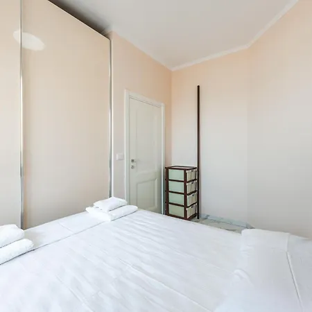 Modern Mirage Apartment *